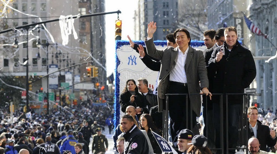 2009年11月6日　27度目のワールドシリーズ優勝を祝うため、金融街のキャニオン・オブ・ヒーローズをパレードするニューヨークヤンキース時代の松井さん
