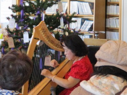 サウルハープの弾き語り