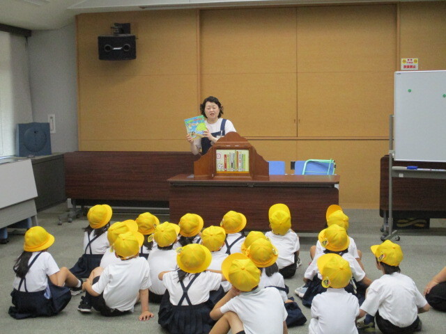 図書館の紙芝居