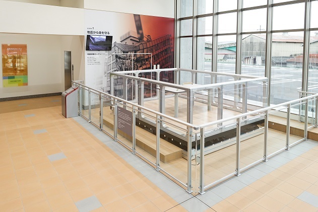 地震体験コーナー