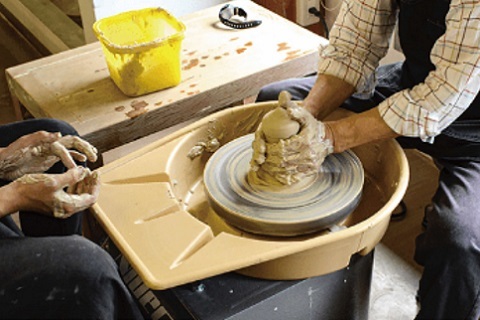 ロクロ体験の様子