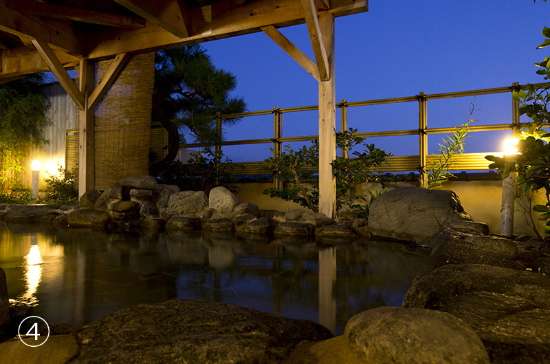 Open-air bath with a view(02)